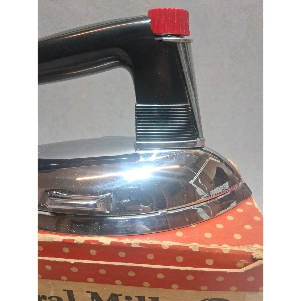 General Mills Tru-Heat Iron Betty Crocker Model GM 1B Vintage 1940s Working